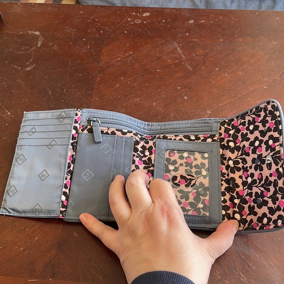 Vera Bradley tufted soft wallet - Picture 4 of 12